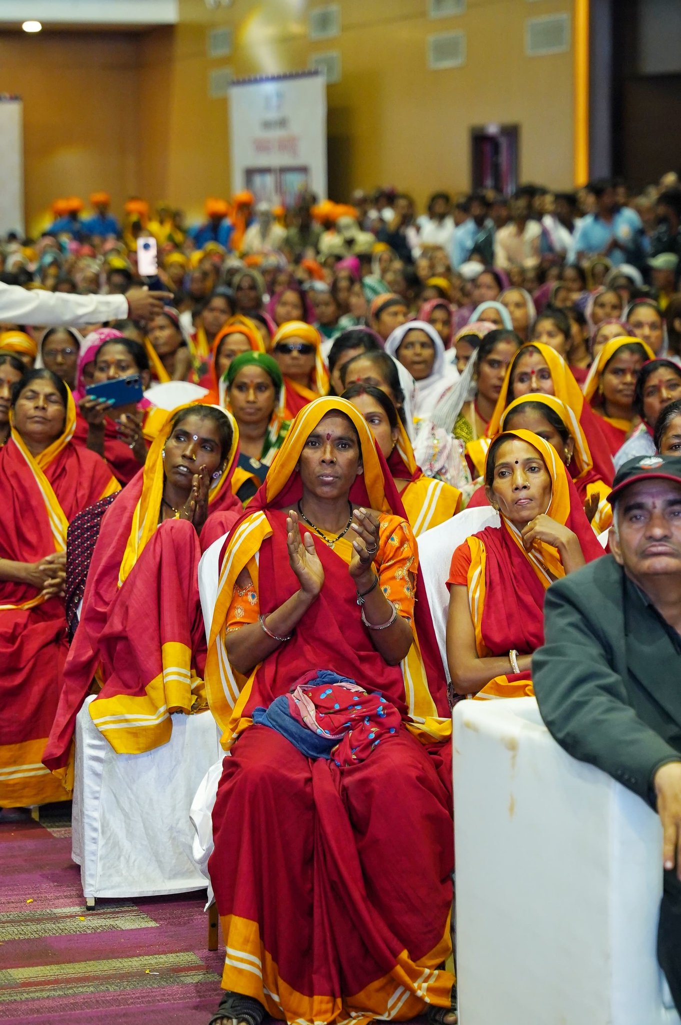 PRO JS Indore on X: "मुख्यमंत्री डॉ. मोहन यादव ने इंदौर में स्वच्छता कर्मवीरों का किया सम्मान और उनके साथ किया भोजन । Read more : https://t.co/BN27RZiXCy #JansamparkMP ...