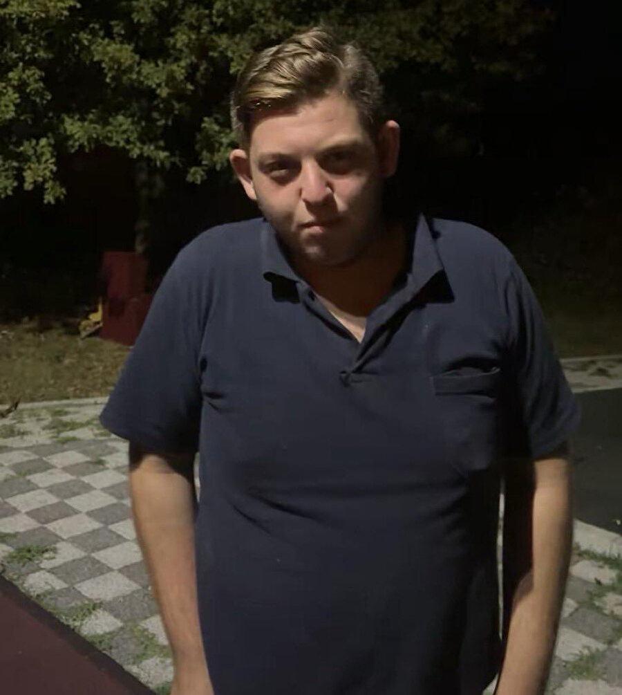 🟥 Savcı Ercan Kayhan’ı öldüren Mustafa Can Gül ifadesini verdi:

"Yeşil Oba Et Mangal isimli iş yerinde zaman zaman komi olarak çalışıyordum. Bu iş yerini Ercan Kayhan ile Bilal Bilgin ortak işletiyordu.

Kayhan, çalıştığım dönemde beni defalarca kez dövmüştü. Hatta bir gün