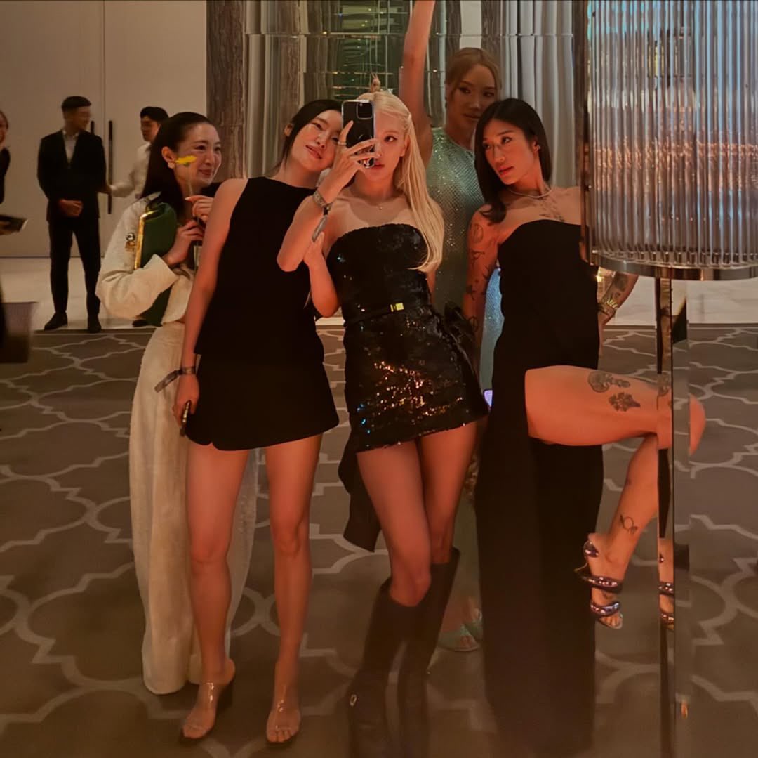 roseannepics's tweet image. 🖤