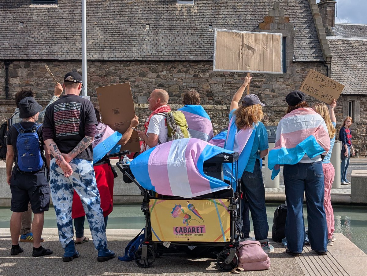 Now it's over and they're playing a song in support of Gaza/Palestine while they've spent an hour drowning out Mothers Against Genocide. Go figure. #WomenWontWait #Holyrood
