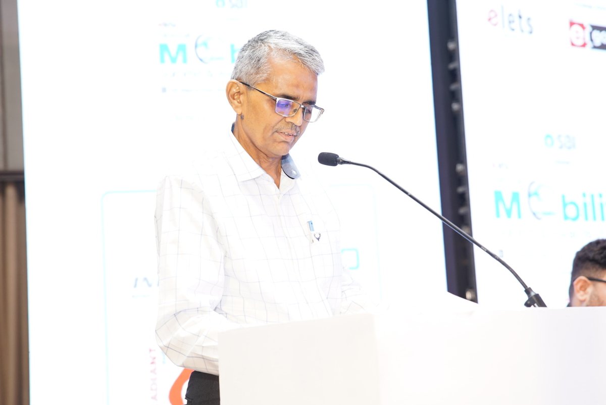 egovonline's tweet image. Driving the Future of Mobility, the Gujarat Way!

Shri R C Meena, IAS, Principal Secretary, Ports &amp;amp; Transport Department, Government of Gujarat delivered his Keynote Address at the Elets National Mobility Summit &amp;amp; Awards.

#EletsUrbanMobility #GreenMobility #EVInfrastructure