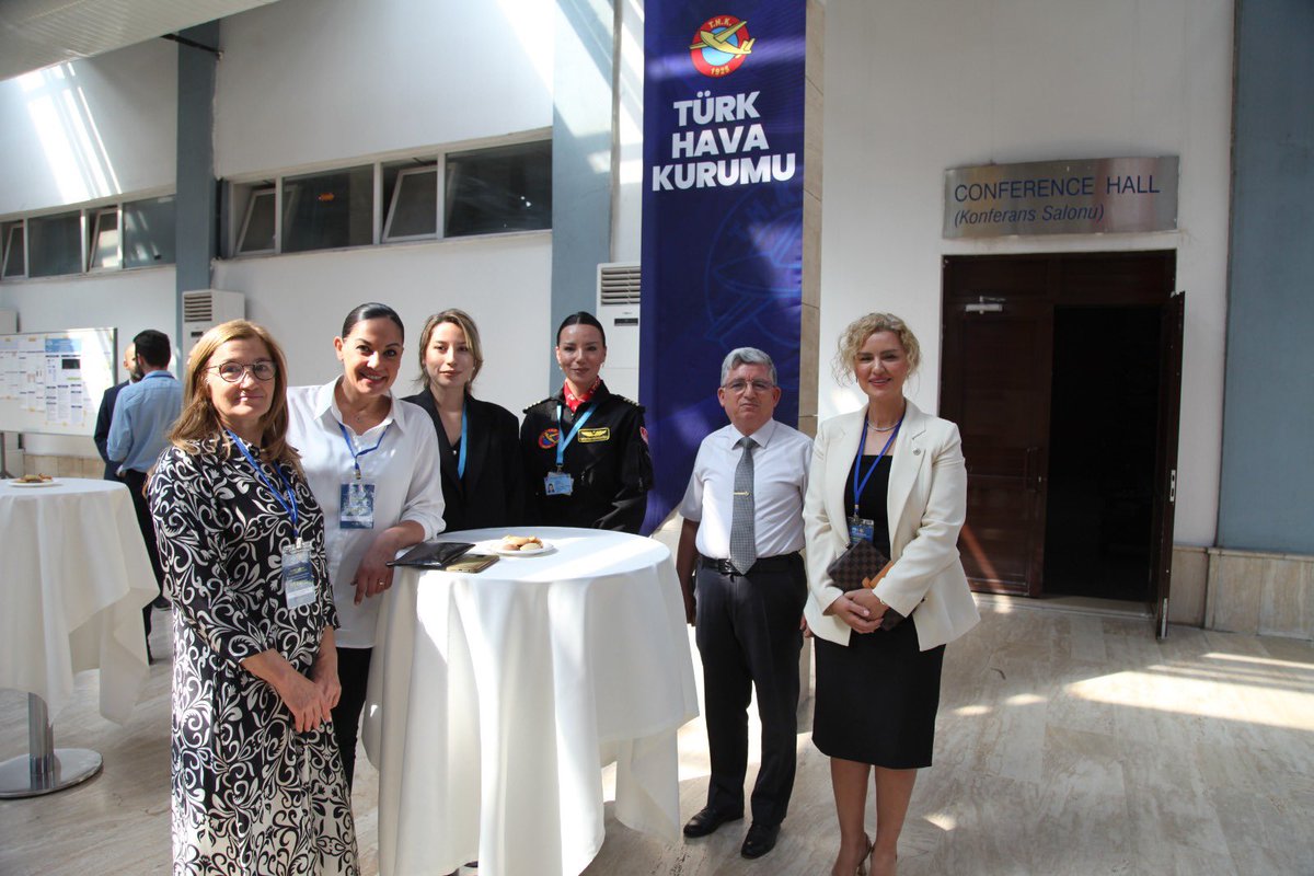 Bu sene 7’ncisini düzenlediğimiz Uluslararası Havacılık Yönetimi Konferansı (INTAVIC), değerli misafirlerimizin katılımıyla başlamıştır.
IATA’nın 2025 hedefleri göz önünde bulundurularak bu yılın konferans teması “Havacılıkta Kadın” olarak belirlenmiştir.
Akademik tartışma ve