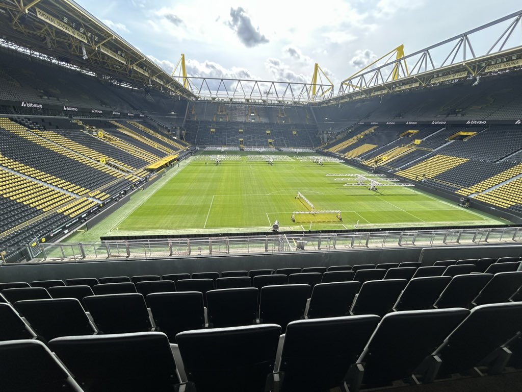 I was here in 1995, sitting on my fathers lap when Andi Möller scored a free kick against HSV to secure the first championship for <a href="/BVB/">Borussia Dortmund</a> in 32 years. Today I am here to talk about $CULT. I truly believe that 30 years from now, i will tell my grandchildren both those stories.