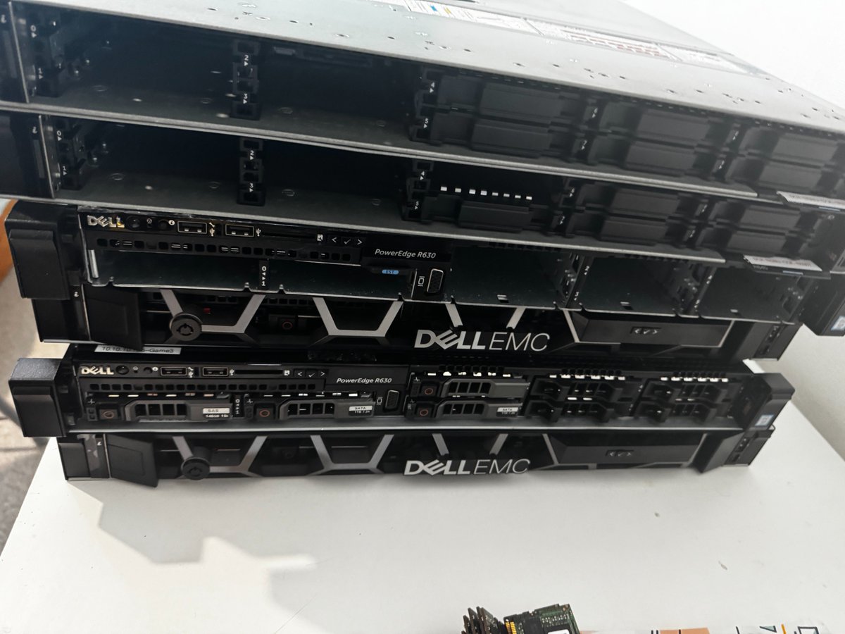 Et encore d'autres serveurs pour cette semaine 🔥
D'ailleurs si certains revendent leurs serveurs DELL R630/640 minimum vous pouvez me DM.

Et si vous êtes intéresser par des serveurs dédiées : holycloud.fr/serveur-dedie

Option 2x 10G LACP, et 1x 40G possible !