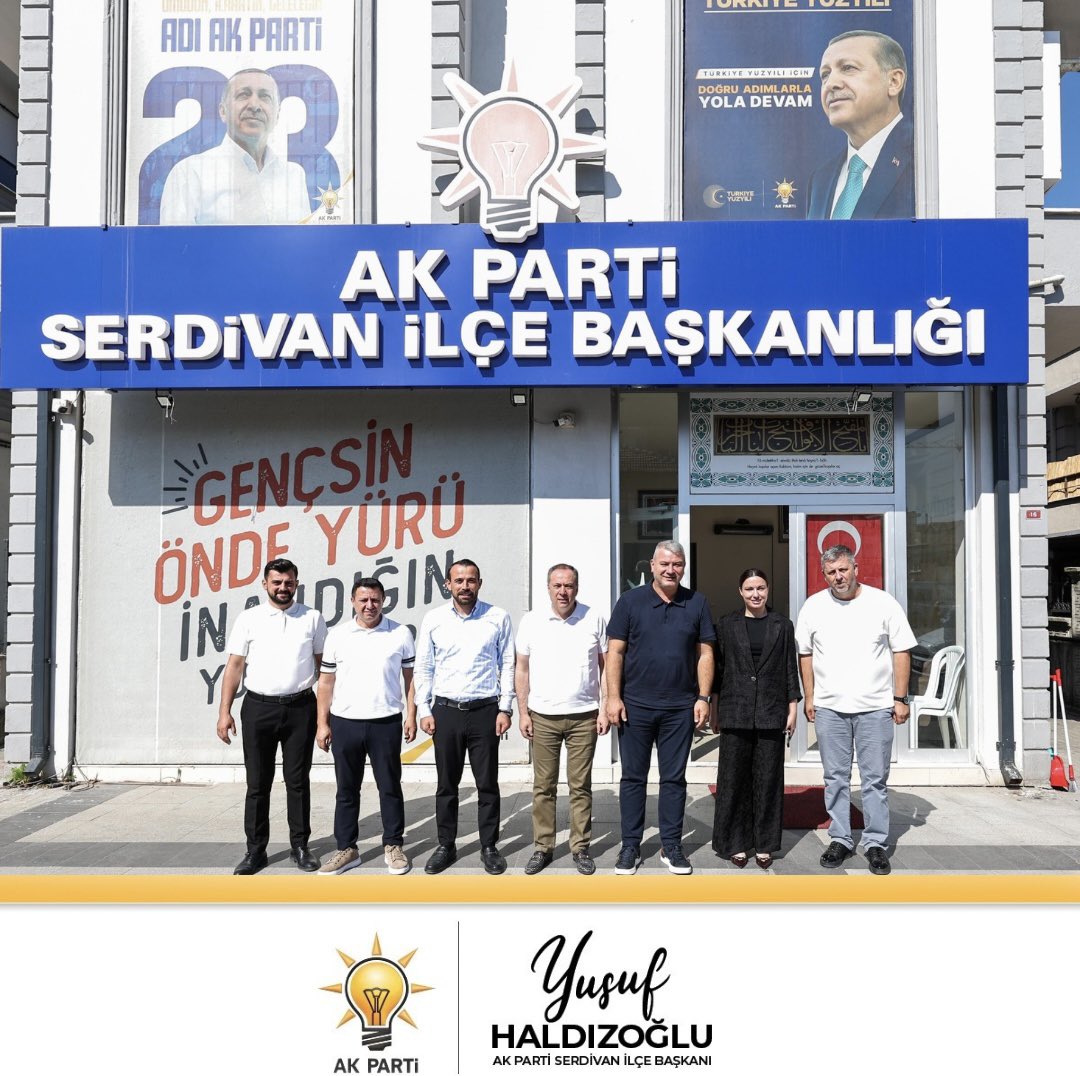 Milletvekilimiz Sayın Murat Kaya’yı ilçe teşkilatımızda ağırladık.
İlçe Başkanımız, Belediye Başkanımız, Yönetim Kurulu Üyelerimiz ile Kadın ve Gençlik Kolları Başkanlarımızın katılımıyla gerçekleşen buluşmada değerli destekleri için Sayın Vekilimize teşekkür ediyoruz.