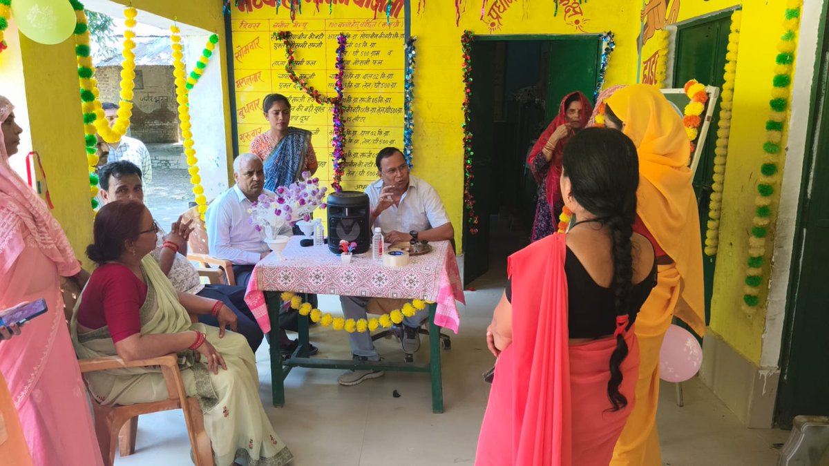 सीतापुर के महोली विकास खंड के ब्रह्मावली गांव में बालवाटिका का उद्घाटन करते खंड शिक्षा अधिकारी महोली श्री वीरेंद्र कुमार पांडेय जी
<a href="/dm_sitapur/">DM Sitapur</a> <a href="/basicshiksha_up/">Department Of Basic Education Uttar Pradesh</a> <a href="/CdoSitapur/">CDO Sitapur</a> <a href="/myogiadityanath/">Yogi Adityanath</a> <a href="/BsaSitapur/">अखिलेश प्रताप सिंह BSA Sitapur</a>
#NEP2020 #baalvatika <a href="/EyeIndiaMedia/">Eye India</a> <a href="/DainikBhaskar/">Dainik Bhaskar</a>