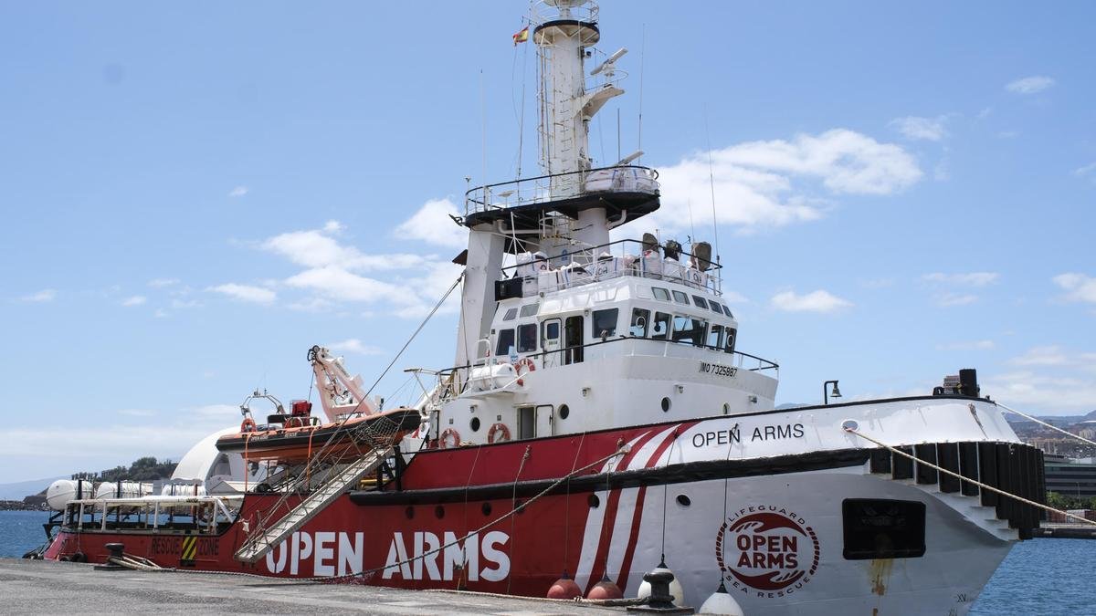 _infoLibre's tweet image. 🔴Directo | Open Arms rescata a 54 personas de una patera a la deriva en el Mediterráneo Central ow.ly/X7hN50WQWwM