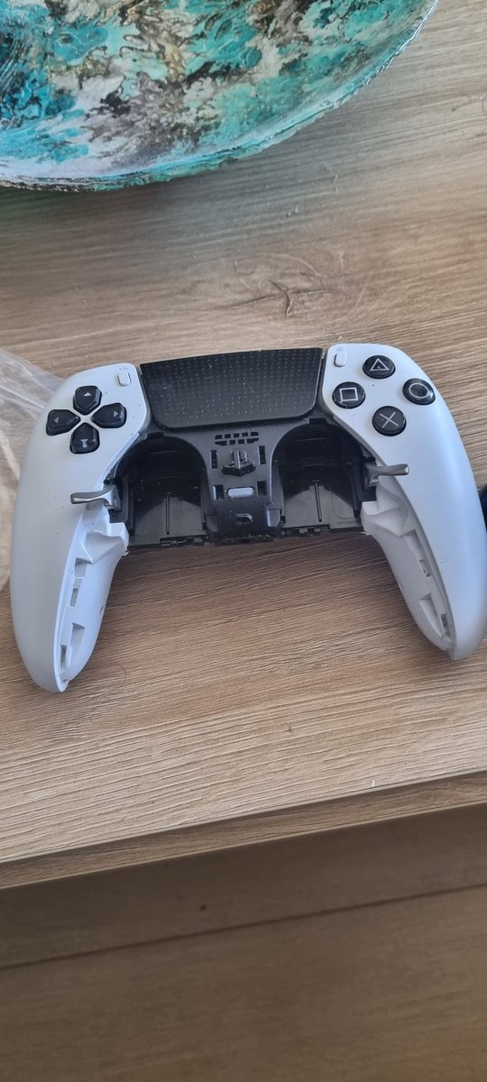 Do y'all keep the controller peel on or off before you eat them?
