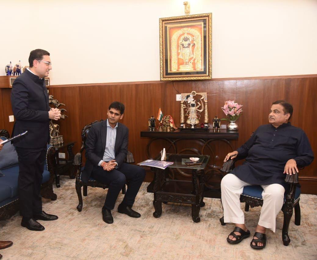 wcil_wc's tweet image. Our CEO, Mr. Kanishka Sethia, met Shri Nitin Gadkari, Hon’ble Minister of MoRTH, to discuss strengthening India’s logistics & transport infrastructure. #Logistics #SupplyChain #WesternCarriers