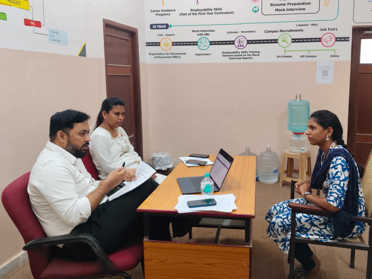 Eye_Levelstudio's tweet image. The future of growth is built today.

Honored to join the On-Campus Placement Drive at MEASI IT for the MCA 2024–26 batch.

At EyeLevel Growth Studio, we’re not just hiring — we’re unlocking potential &amp;amp; shaping tomorrow’s changemakers. 🌟

#FutureReady #NextGenTalent #EyeLevel