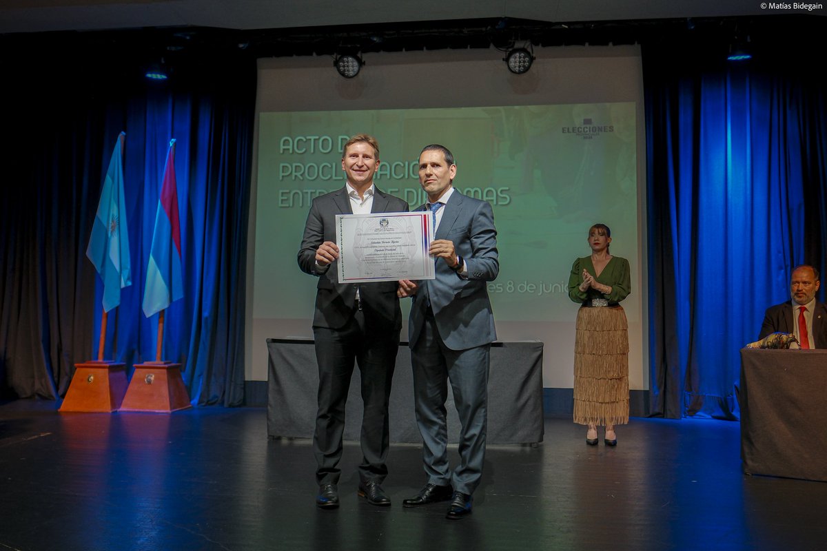 Quiero agradecer a todos los misioneros y misioneras por su confianza. 
Mi compromiso es de trabajo eficiente desde la Legislatura Provincial, para seguir construyendo el desarrollo de Misiones. 

Ayer recibí mi diploma como Diputado Provincial Electo.