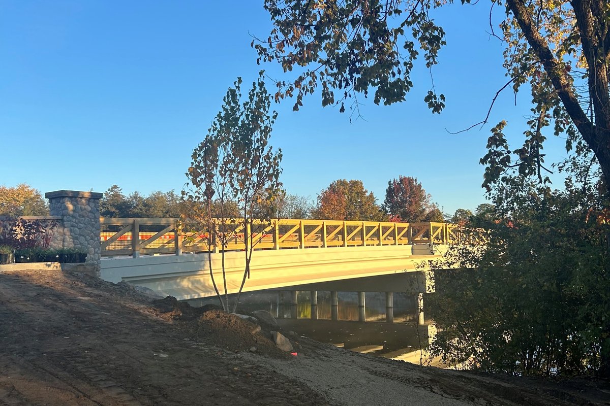 A2Parks's tweet photo. Join our team: We're hiring a Temporary Park Planner for a 10-month, full-time role. Help shape the future of our parks, trails and open spaces! Read the job description and apply here or share this with someone you know! @A2GOV @CTNAnnArbor 
https://t.co/6vhAeupkkr https://t.co/N3h30r14eU