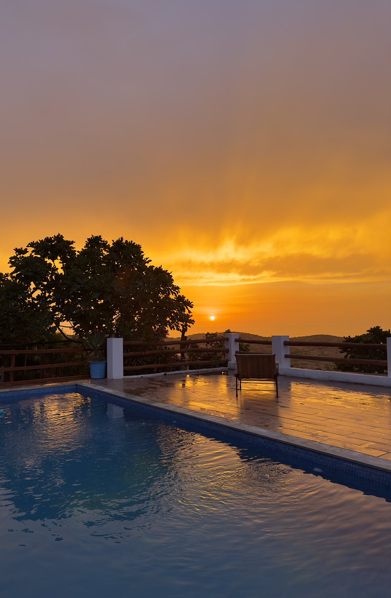 RealRedJ's tweet image. Sunset Paradise 🌅