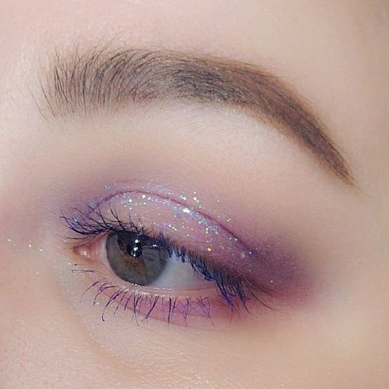 aesttics's tweet image. Purple glitter eyeshadow look