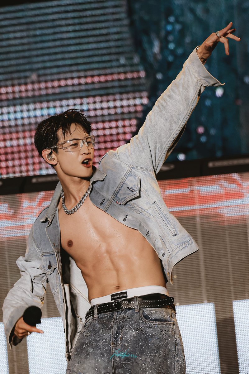 MEAN: on sight　ジップアップフーディ　SHINee　ミノ　ラスト In Stock) SHINee MINHO PHOTO EXHIBITION [ MEAN : on sight