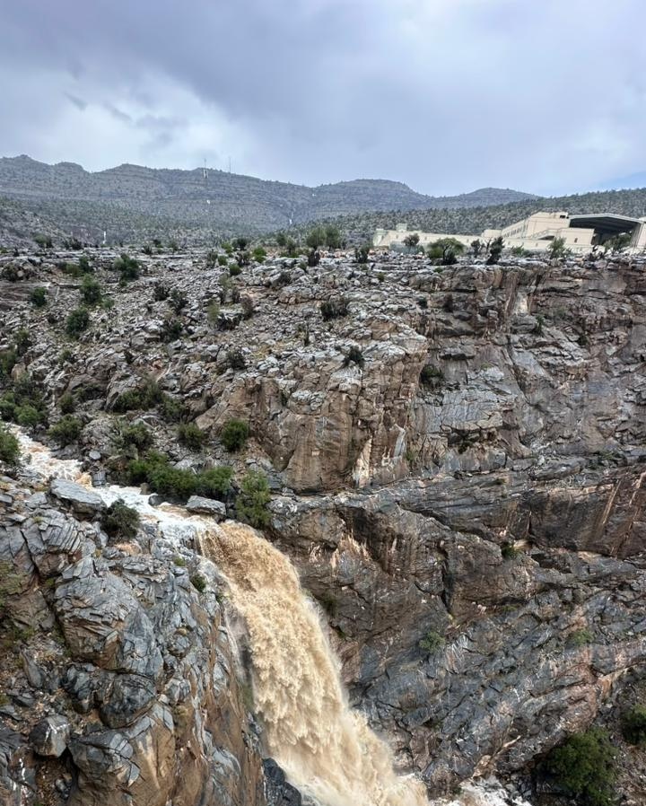 أمطار الخير  #جبل_السراة_ولاية_عبري
مساء اليوم 4/9/2025 جعلها الله أمطار خير وبركة للبلاد والعباد 🤲🏻🤲🏻😍