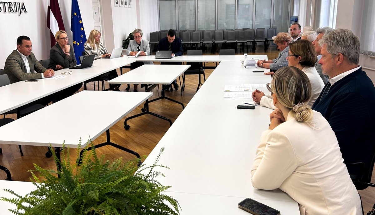 3. septembrī, notika Latvijas Ārstu biedrības valdes pārstāvju un veselības ministra Hosama Abu Meri tikšanās, kurā pārrunāti vairāki nozīmīgi jautājumi par veselības nozares nākotni un attīstību. 
Plašāk: arstubiedriba.lv/latvijas-arstu…