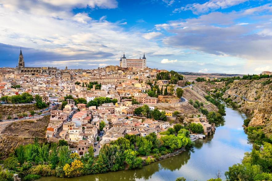 SpainInIsrael's tweet image. Spain proudly showcases five World Heritage neighborhoods located in Toledo, Salamanca, Alcalá de Henares, San Cristóbal de La Laguna (Tenerife), and Ibiza 🏰 History, culture, and local life converge in these iconic destinations, setting new trends and celebrating cultural and…