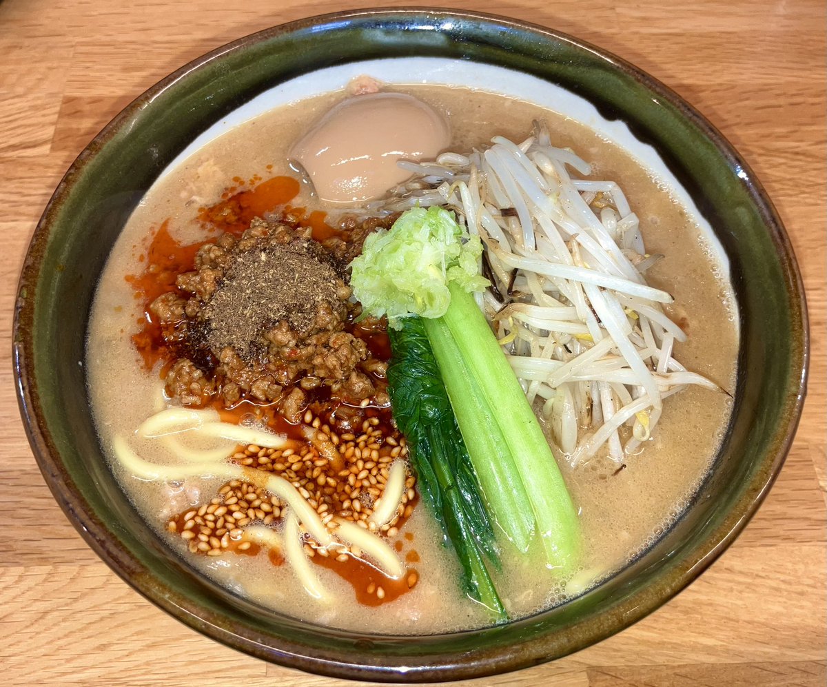 9月4日(木)は荻窪/四面道交差点の「味噌っ子ふっく」
毎週木曜日=私の公休日の昼食は基本的にこちら

今日はそれなりに久しぶりに「担々麺」(麺ハーフ)をいただきました

今日も大満足な一杯
ご馳走様でした！

#味噌っ子ふっく
#味噌ラーメン
#荻窪ラーメン