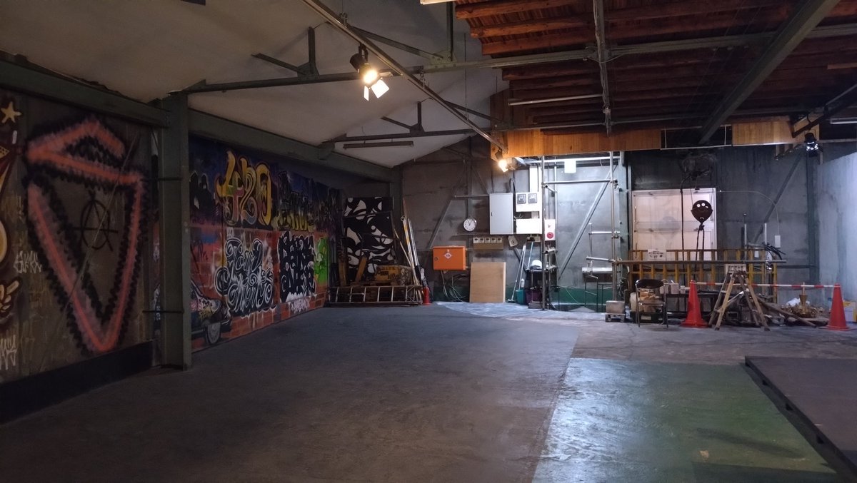 スタジオ　アスコスさん

めちゃめちゃいいスタジオでした
和よりは洋に偏ってるけど

また来たい♫