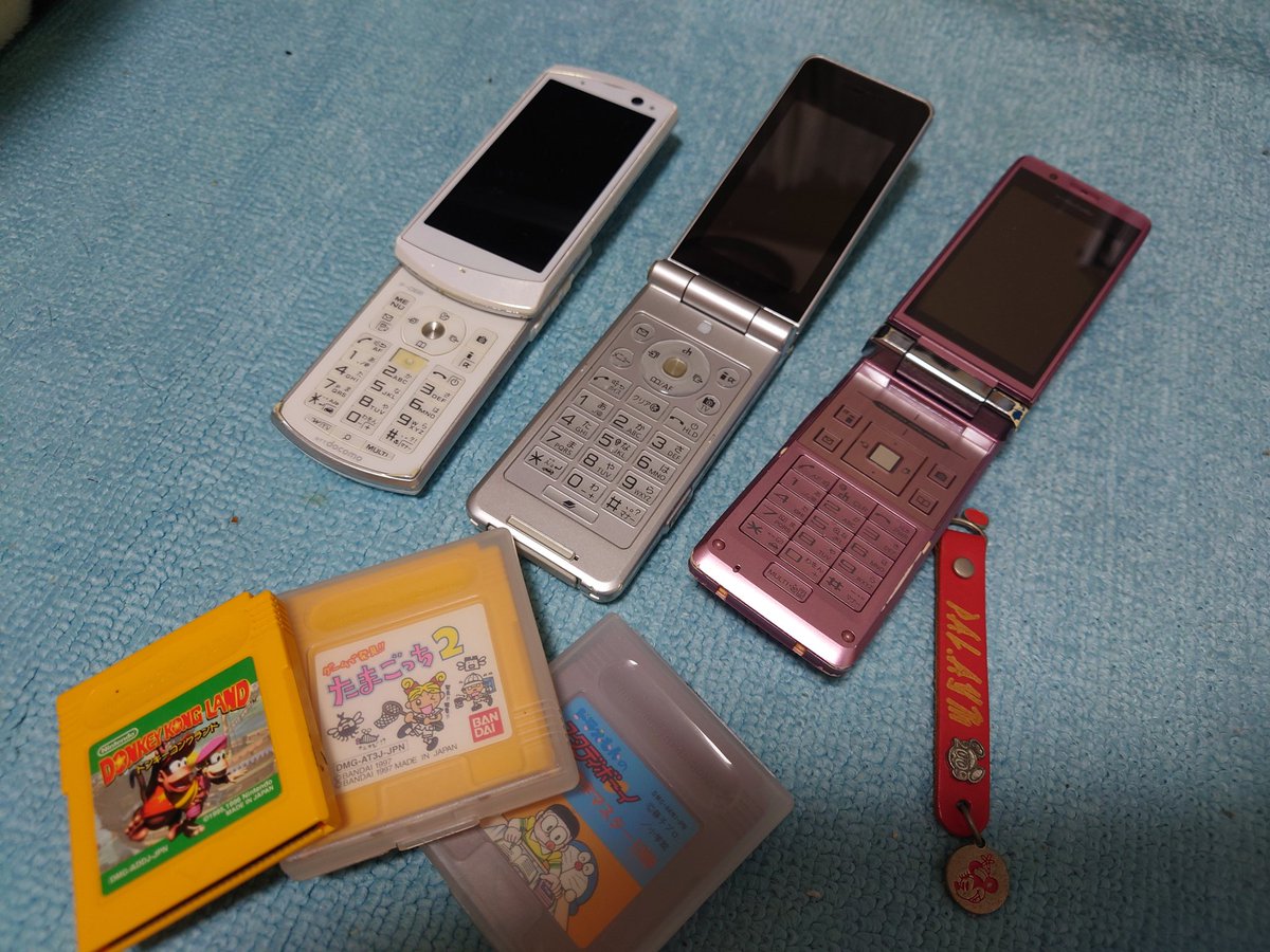 物置片付けてたら急に平成が襲いかかってきた