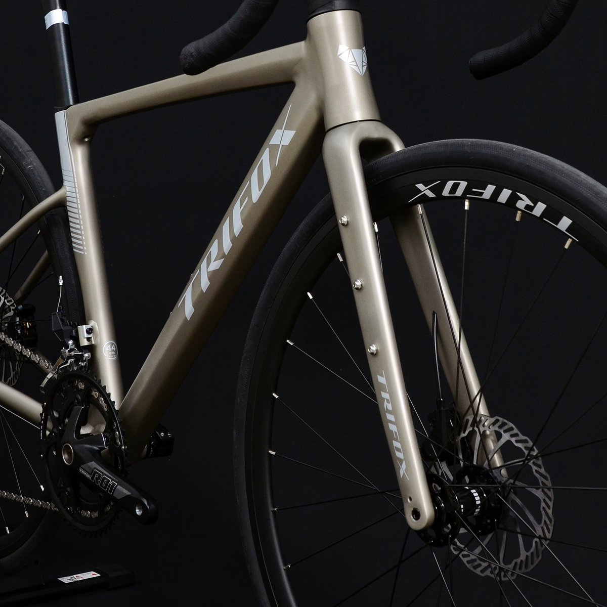 🚀 NEW ARRIVAL! 🚀

Meet the ALL-NEW Trifox R241TA Road Bike – now in stock at our USA Warehouse! FAST SHIPPING! 🚚💨

🔗 Shop now: bit.ly/4mPP3iS

#TrifoxBike #bikeriding #RoadBike #Cycling #USAStock #bikelifestyle #DiscBrakes #CarbonFork #AluminumFrame #RoadCycling