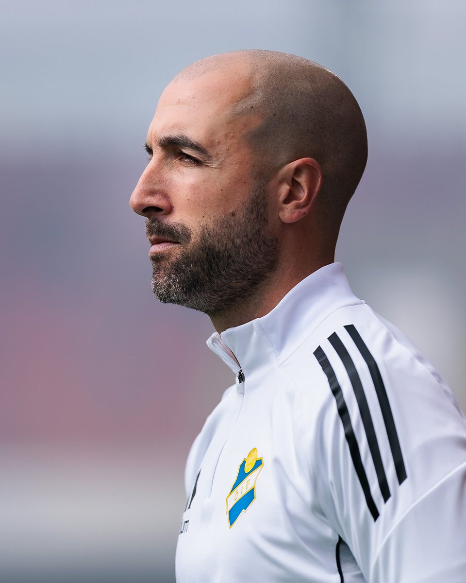 Östers IF har idag beslutat att gå skilda vägar med huvudtränare Martin Foyston.

Vi riktar ett varmt tack till Martin för hans insatser i Östers IF och önskar honom lycka till framöver.

ostersif.se/nyhet/martin-f…

🔴🔵#östersif