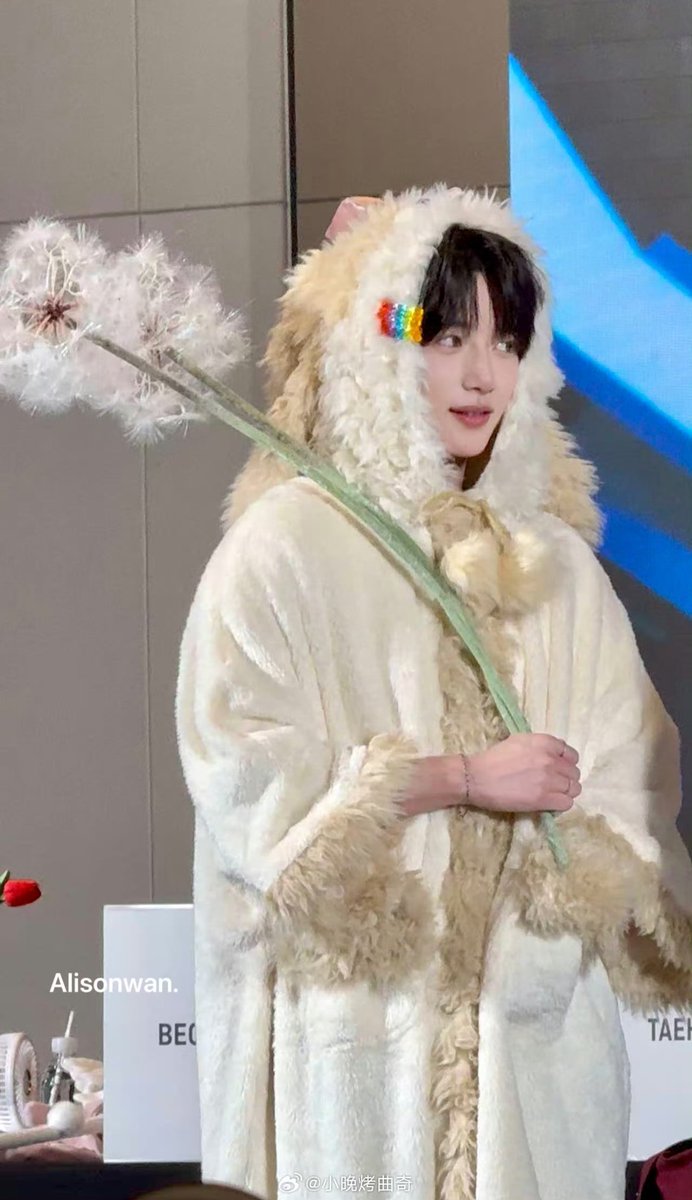 cbgcentric's tweet image. beomgyu and his panic dandelions 😭