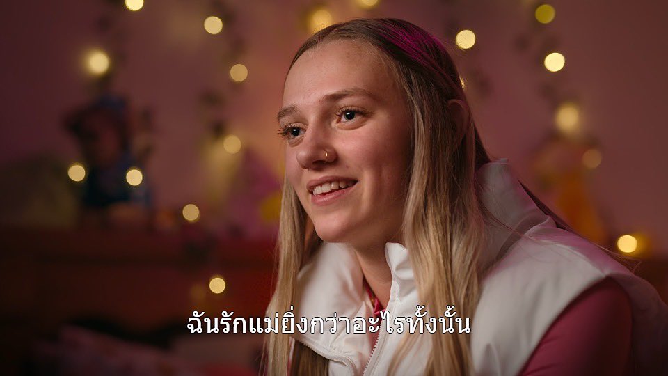 lolitascak3's tweet photo. ดูคดีนี้ในนฟจบแล้วร้องเหี้ยดังมาก unknown number: the high school catfish แม่บูลลี่ลูกสาวตัวเองเป็นปีด้วยการ

– ส่งข้อความบูลลี่ลูกเป็นหมื่นครั้ง
– ด่ากะหรี่ ไล่ไปตาย
– แชทยั่วเยแฟนลูก (เปโด)

สุดท้ายตำรวจจับได้ว่าแม่ใช้เบอร์ปลอมส่งหาไม่ให้ลูกรู้ แต่ตอนจบลูกสาวก็ยังบอกว่ารักแม่😨 https://t.co/qniZ6knASv
