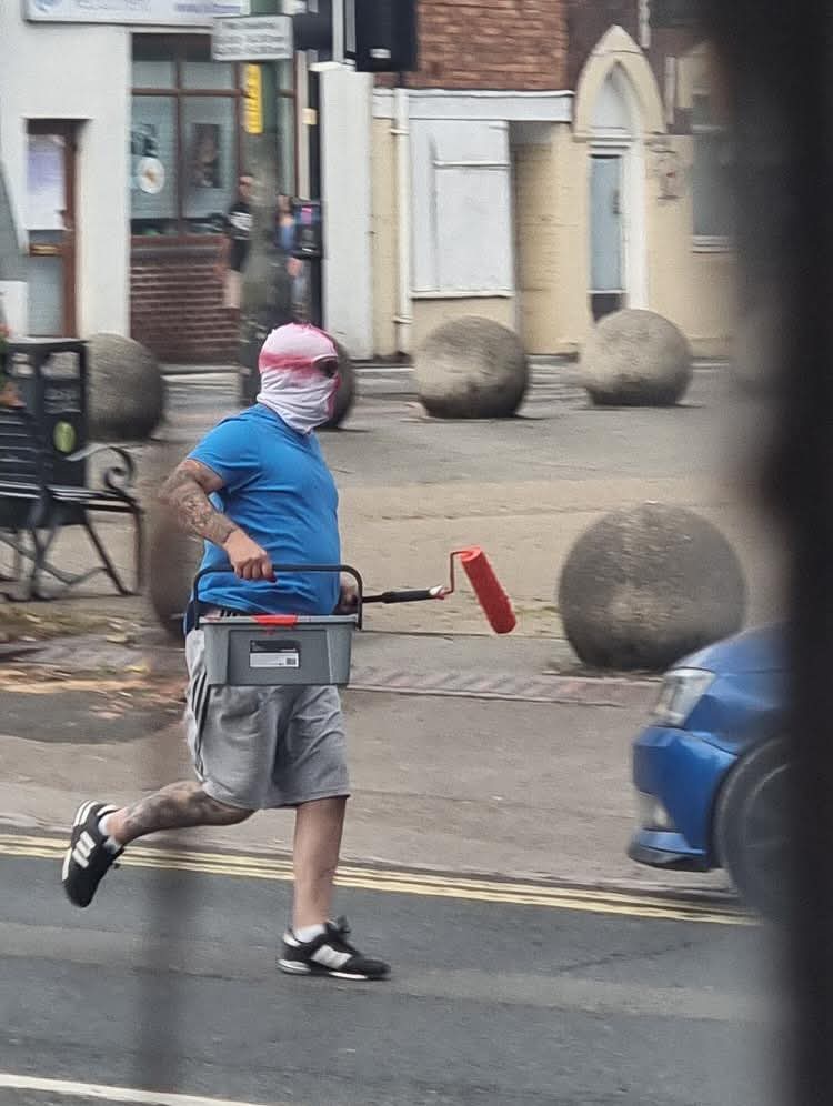 It’s raining at least the roundabouts will be left alone #r4today