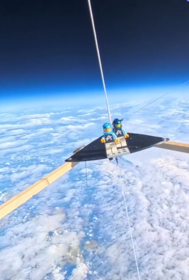 apdglobal tweet media