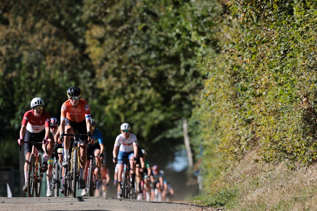 The countdown hits 𝟯𝟬 𝙙𝙖𝙮𝙨! ⏳

The 2025 BOLERO UCI Gravel World Championships will take place in Zuid-Limburg 🇳🇱, on 11–12 October, where the world’s best #Gravel riders will compete for the 🌈 jerseys.

It’s set to be unforgettable. 🤩

#ZuidLimburg2025 #Gravel