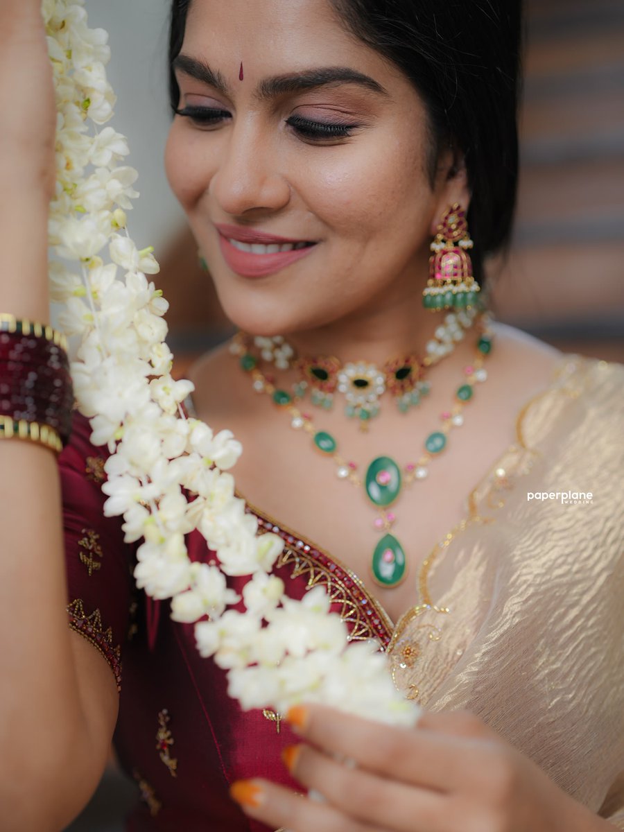 KollywoodCinima's tweet photo. #Swasika Gorgeous Look
📷 #Swashika 😍
#KollywoodCinima #KcGallery #KcPic https://t.co/EGgExWKkrg