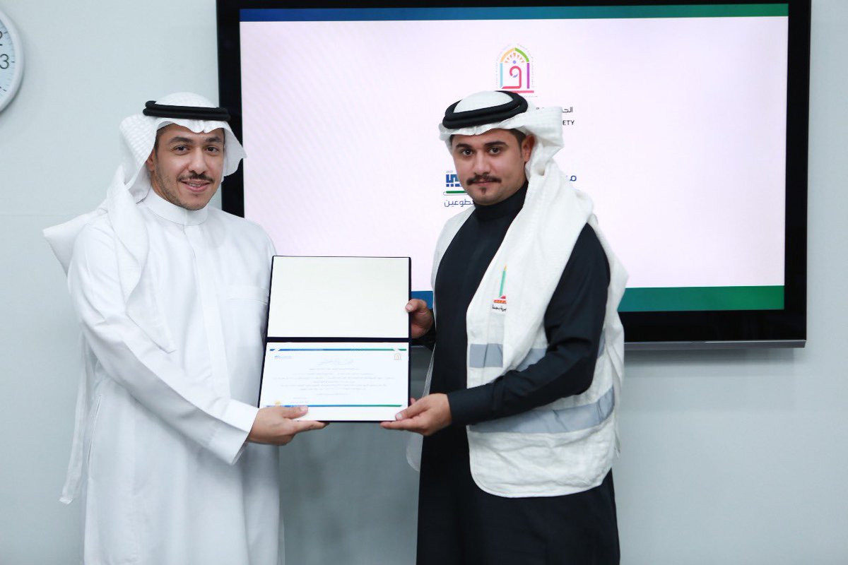 🌟 تسعد المنظومة السعودية لتطوير التعليم والتدريب – صافية بالتعاون مع الجمعية الفيصلية الخيرية في #مبادرة_علمني4، ضمن جهودنا لتعزيز التطوع وبناء مجتمع معرفي مستدام.

🎙️ قدّم الأستاذ الدكتور فارس كاتب دورة نوعية بعنوان ''استخدام الذكاء الاصطناعي في تحليل البيانات"

💡 تعاون صافية