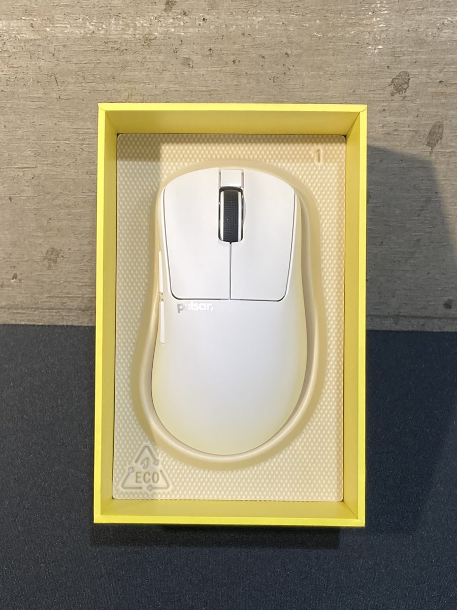 GALLERIA_Lounge's tweet image. 📢新商品のご紹介
-------
#Pulsar Xlite CrazyLight
-------
高性能なエルゴノミクスマウスから
驚異的な軽さのモデルが登場しました🎊
その重量なんと、卵よりも軽い【41g】🥚

当店に在庫＆サンプルございます！
ぜひ #GALLERIA ラウンジへご来店ください☀

#ガレリア　#秋葉原　#ゲーミングマウス