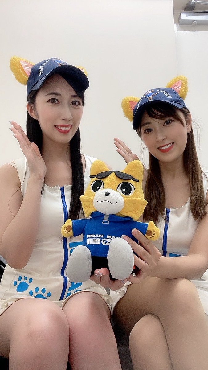 #川崎競輪　ニッカン・コム杯2日目です🐱
昨日の地元1着は、
#八嶋稔真 選手 #佐々木眞也 選手 #大浦彩瑛 選手でした✨✨
インタビューできて嬉しかったです🥺

今日の勝利者インタビューの有無は天候次第となります🥲
あいにくの雨ですが、引き続きレースをお楽しみください！🚲