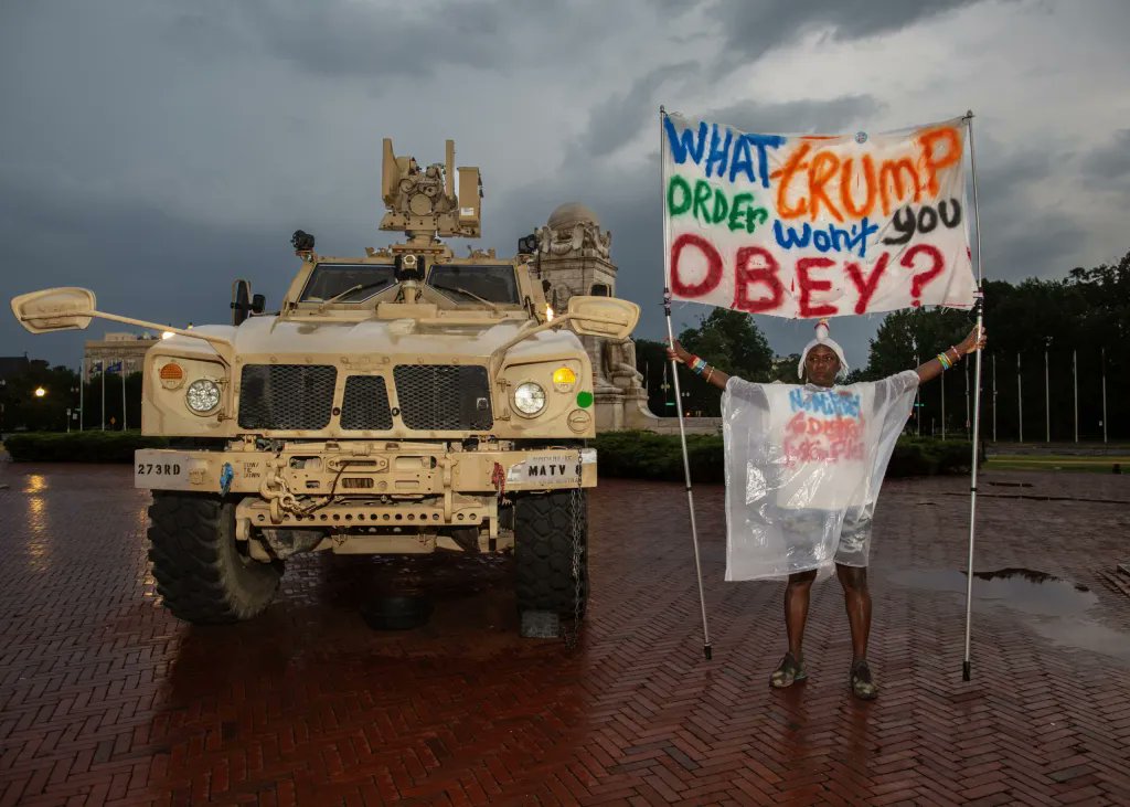 Una altra sortida: l’ocultació i l’obediència no aturaran el feixisme

Traduïm al català l'article d'opinió de William C. Anderson, militant de l'anarquisme negre als EUA, sobre la situació actual amb la política interna del govern de Donald Trump 👇

granollers.cnt.es/2025/09/04/una…