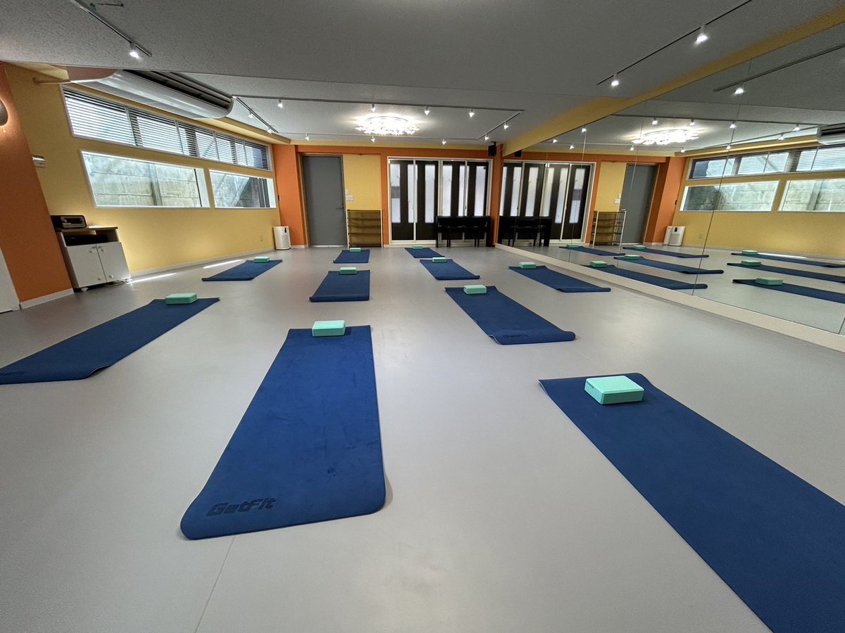 松戸駅徒歩5分の
レンタルダンススタジオ

★オススメ空き時間
水曜19-21時
木曜19-21時
金曜10-12時

毎週決まった曜日の決まった時間に定期的にご利用いただくスタジオ

あなたのダンス教室を開講することが出来ます！

「いつかは自分の教室をやってみたい」

matsudo.studiosquare.jp