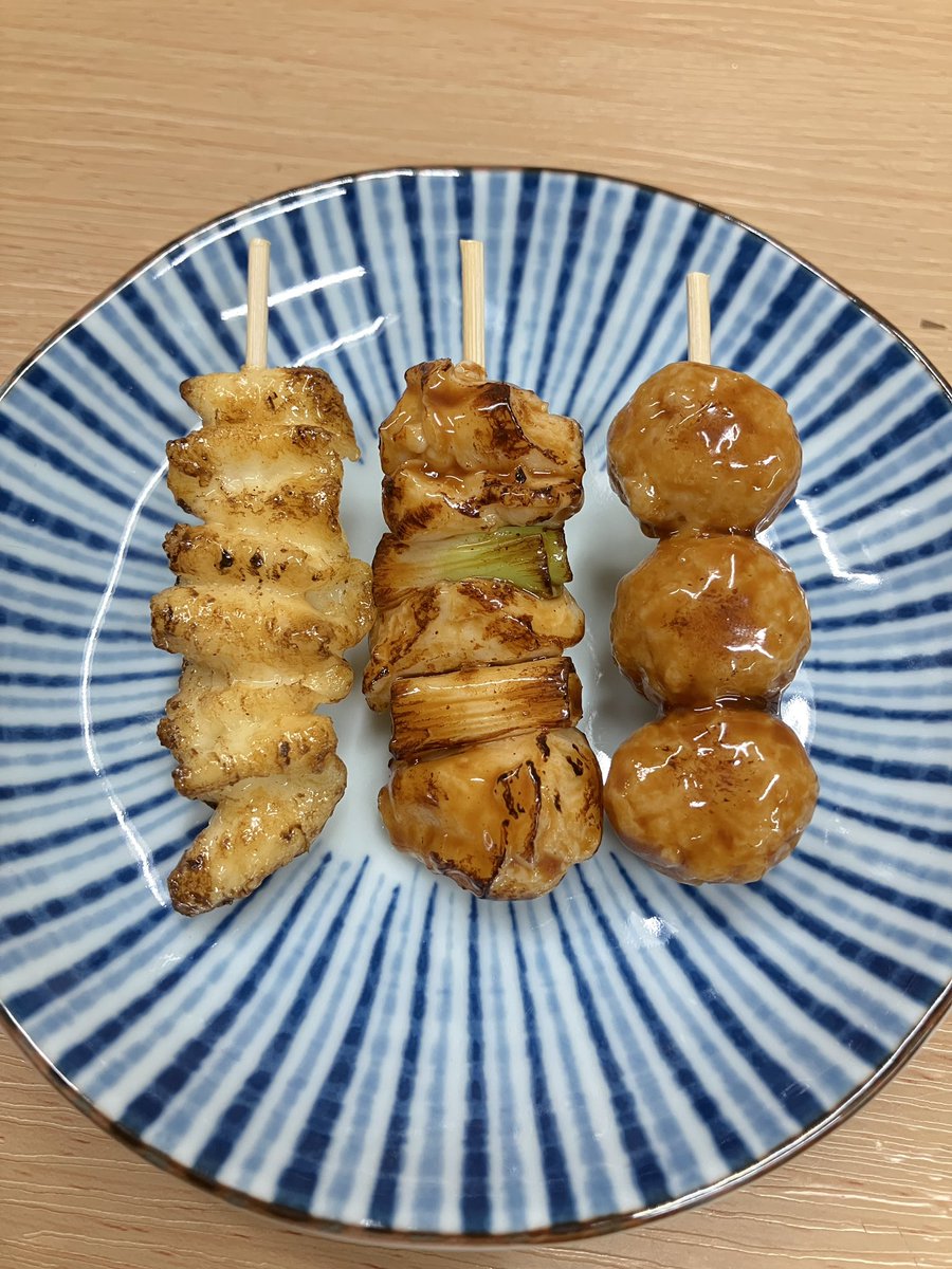 9月4日は串の日！！

ねぎま、皮、つくね
どれも美味しいですよね♪

#串の日
#食品サンプル