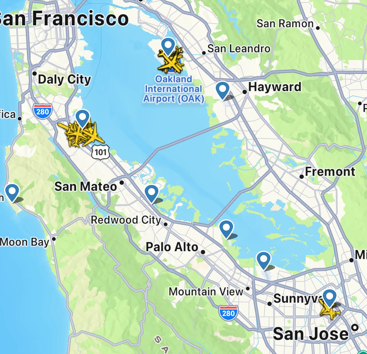 shhhh..... the airplanes are sleeping❤️