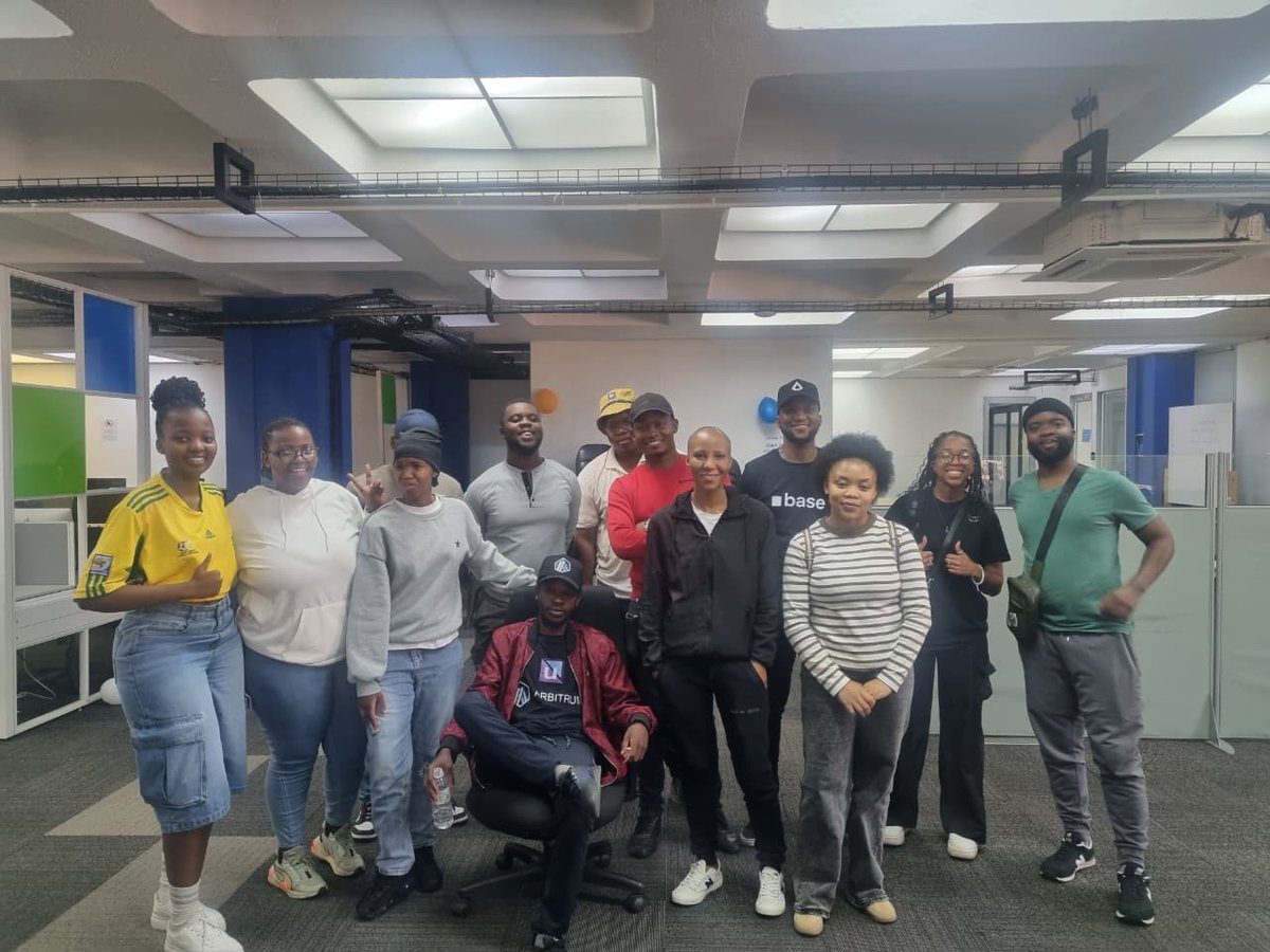 africasblock's tweet photo. 🚀 Saturday’s ABC session was 🔥
We broke down DEXs and explored:
🔹 Liquidity pools
🔹 Factory contracts &amp; routers
🔹 Impermanent loss &amp; impact price
We also unpacked how 💸 flows in DeFi + tied it to real economic events.
Learning. Building. Growing. 🌍💡
#DeFi #DEX #Web3 https://t.co/Ay1g2drKqE