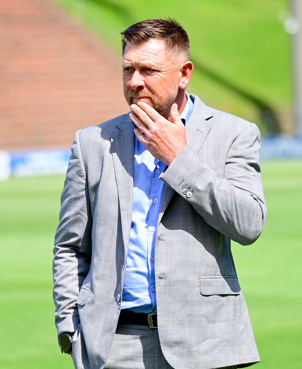 iDiskiTimes's tweet photo. 🏆 𝗖𝗢𝗔𝗖𝗛 𝗢𝗙 𝗧𝗛𝗘 𝗠𝗢𝗡𝗧𝗛

🏟️ 5 games
✅ 4 wins 
🔄 1 draw
⚽ 8-1 goals

Eric Tinkler has been named Coach of the Month for August. https://t.co/G98S4Hdgo3