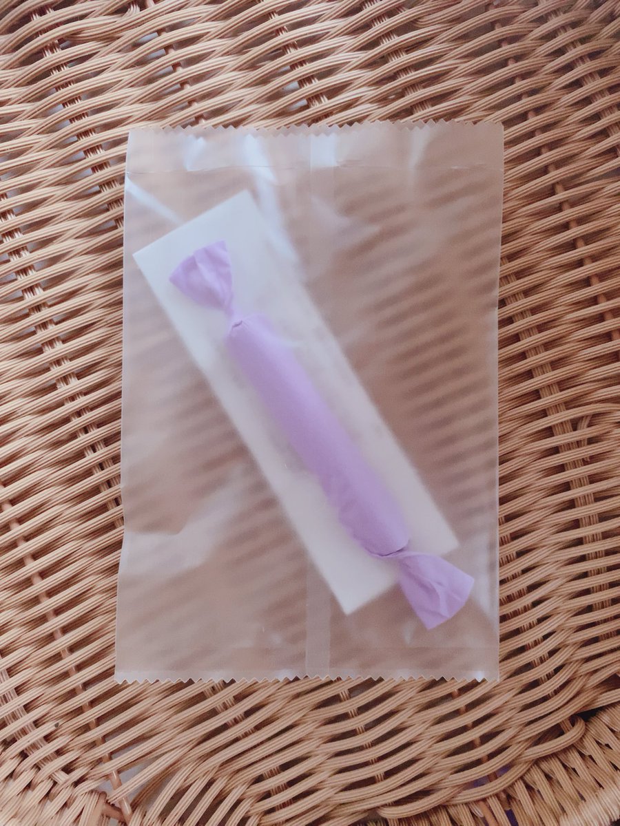 きょうはなぜかたくさんアロマミストが旅立っていきました
一度買ってくださった方がみんなに配るってたくさん買ってくれたり、リピートの方がとても多くて嬉しいです🌹

最近お試しミニサイズのパッケージを可愛くしたので、プレゼントにもおすすめですし、自分へのご褒美にもどうぞ💜