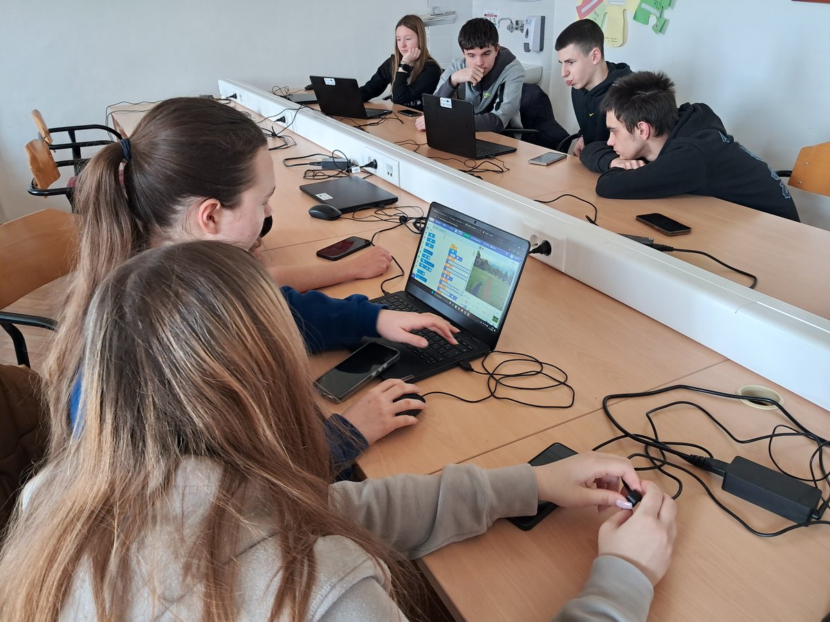💬 Students at Gimnazija Vukovar built chatbots using Scratch &amp; Pickcode as part of #EUCodeWeek!

They learned coding, logic &amp; communication through fun, hands-on activities.

🔗 Read more: ow.ly/a1WF50WQfzJ