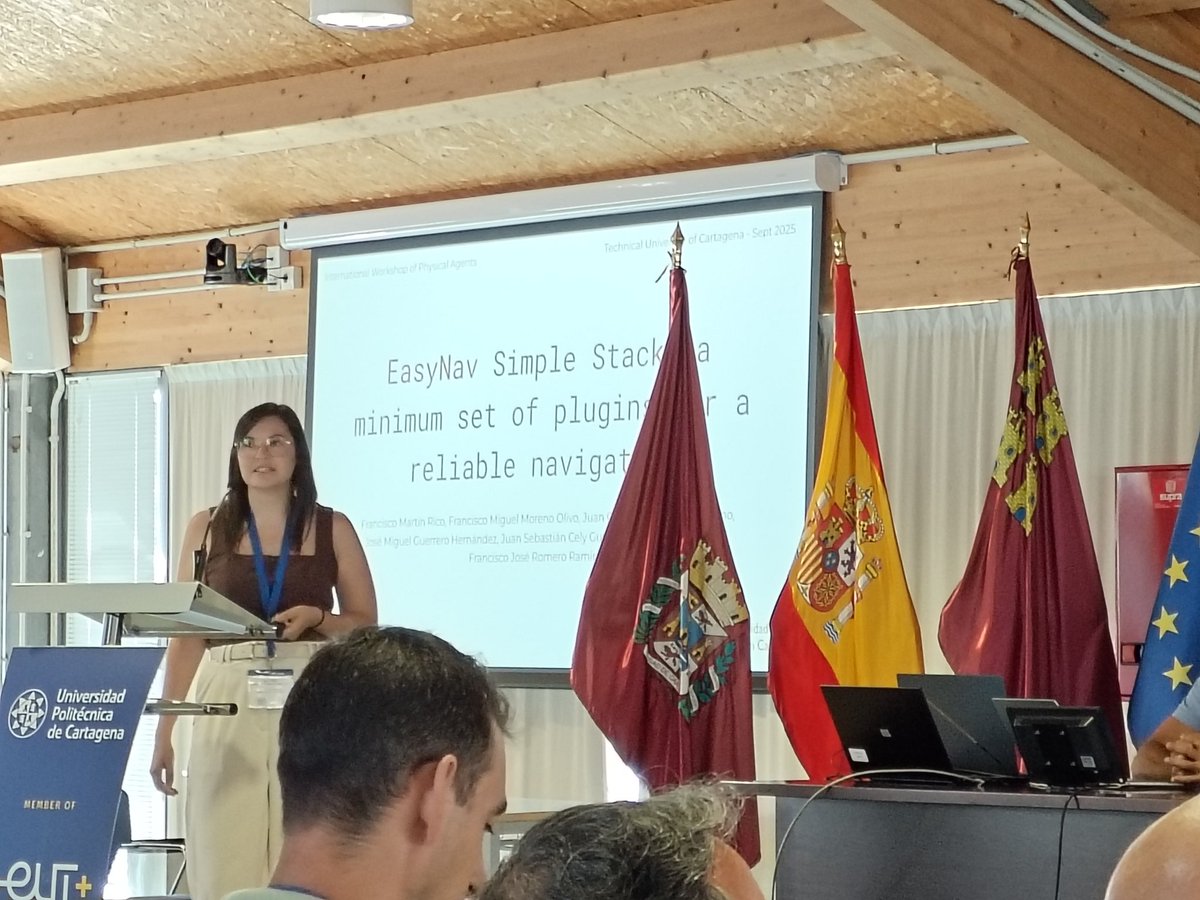 IntellRobotLabs's tweet image. Esther is starting her presentación about #EasyNav in the #WAF2025 taking place at Cartagena