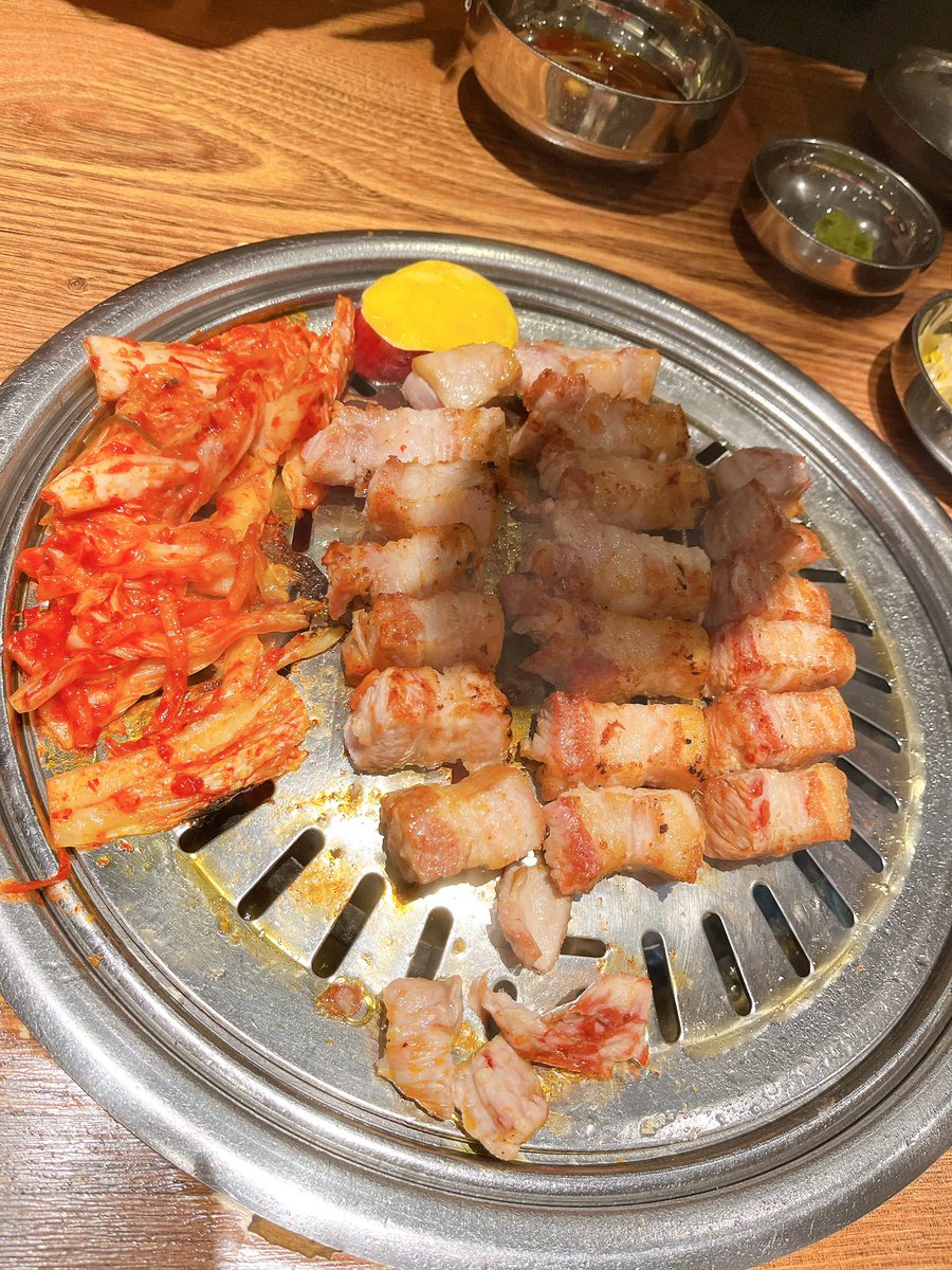 明日はモンキーで明後日は並び400人の抽選に勝つために新大久保で美味しいサムギョプサルを喰らいつくす🍖