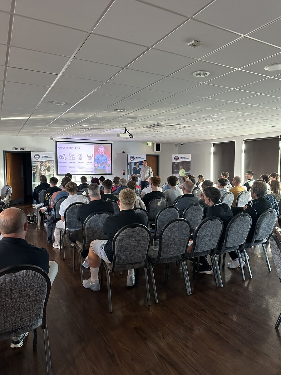 NRCFAREFDEV's tweet image. DEVELOPMENT | Last night saw great collaboration between @NorthRidingFA @YFLeague &amp;amp; @York_RA. Consecutive meetings for officials &amp;amp; parents saw key pre-season updates before listening to Gary Beswick, FIFA &amp;amp; PL AR discuss mindset &amp;amp; his experience at the FIFA Club World Cup!🤩👏