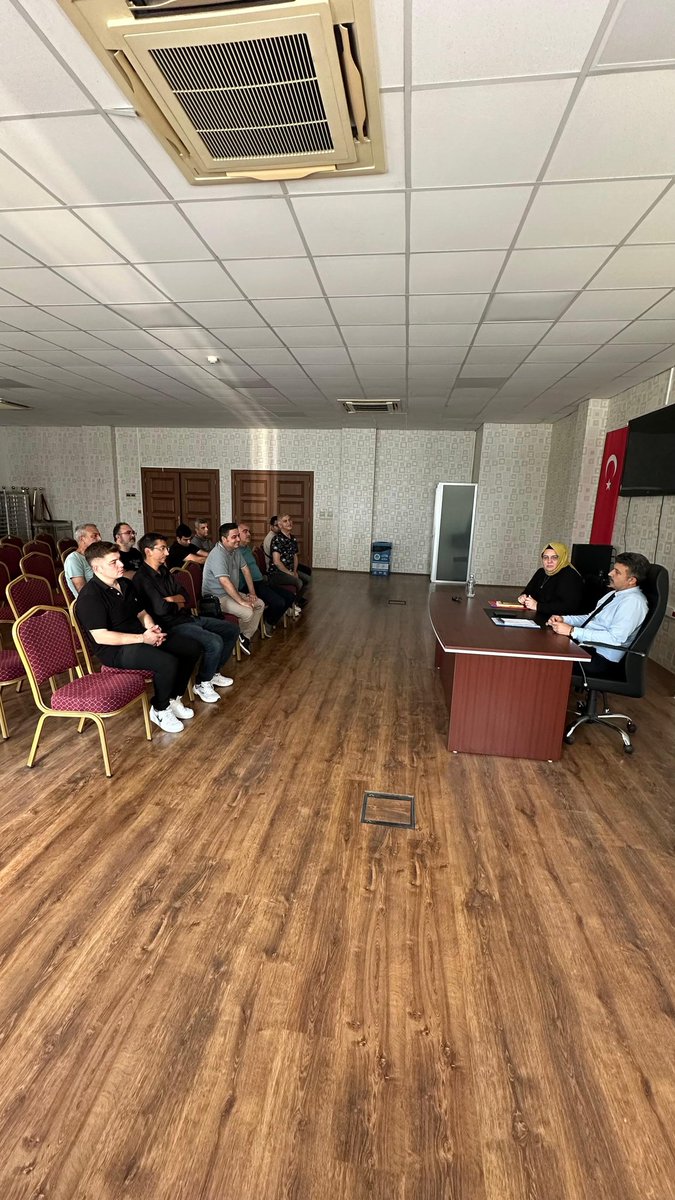 Mersin112acm's tweet image. Müdürümüz Sayın Ebubekir KARAHAN başkanlığında, Müdürlüğümüz çağrı karşılama personeli ile Emniyet çağrı yönlendirici personeliyle değerlendirme toplantısı yapıldı.Akabinde, toplantıya katılan personele Harita ve ELS (Hassas Konum) Kullanımı eğitimi verildi.
@112teknumara