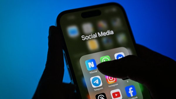 #InfoInfluenceDuJour 🆕 Nouveauté 2025 : l’#ARPP étend sa surveillance avec l’#IA capable d’analyser non seulement les textes, mais aussi l’audio et les images des contenus d’influenceurs. ▶️ tinyurl.com/yc32db43 (v/ <a href="/Strategies/">Strategies</a>)

#InfluenceMarketing #IA