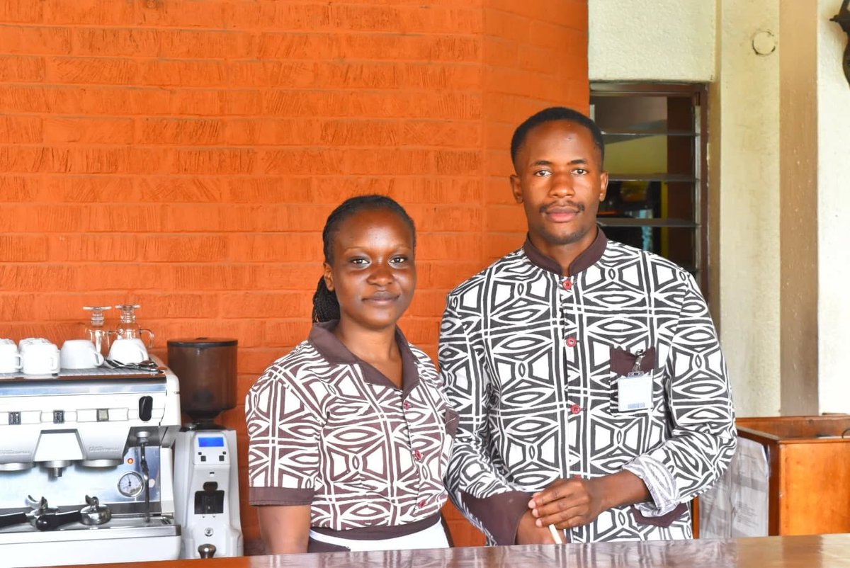 In between student shifts and hands-on practical training at #UtaliiHotel , our Food and Beverage Service Students get time to pause, pose and go back to class.
#kenyautaliicollege #HospitalityExcellence #Hospitality #hospitalitytraining #FoodAndBeverageIndustry #studentlife